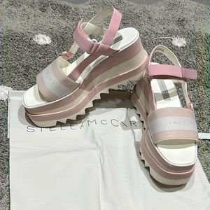 Women platform shoes